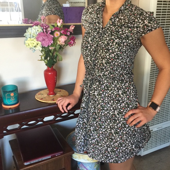 Kimchi Blue Dresses & Skirts - KIMCHI BLUE Floral Dress 💐🌻